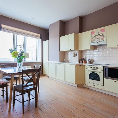 Stylish Views Apartments In The Parasol. Parus .Obolonskaya Embankment Kyiv Exterior foto