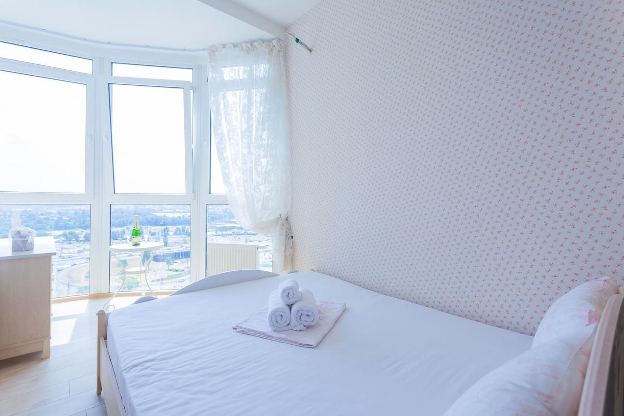 Stylish Views Apartments In The Parasol. Parus .Obolonskaya Embankment Kyiv Exterior foto